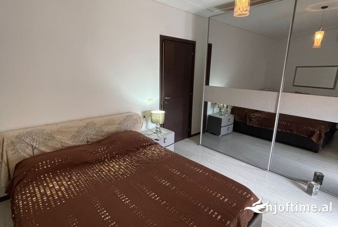 Shtepi me qera 2+1 ne Tirane - 800 Euro