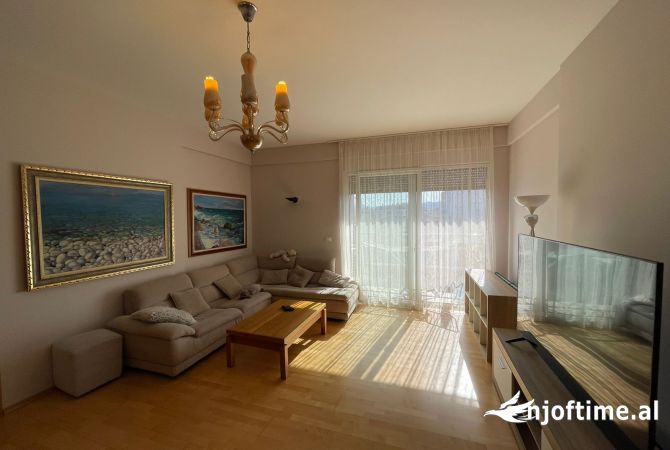 Shtepi me qera 3+1 ne Tirane - 1,500 Euro
