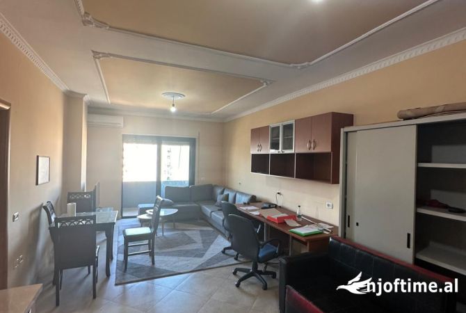 Shtepi me qera 2+1 ne Tirane - 650 Euro