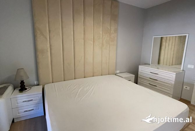 Shtepi me qera 2+1 ne Tirane - 1,100 Euro