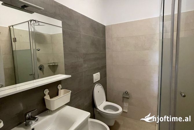 Shtepi me qera 2+1 ne Tirane - 1,100 Euro