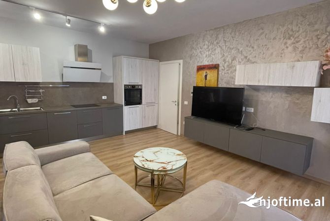 Shtepi me qera 2+1 ne Tirane - 1,100 Euro