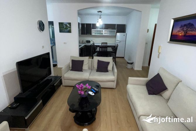 Shtepi me qera 2+1 ne Tirane - 750 Euro