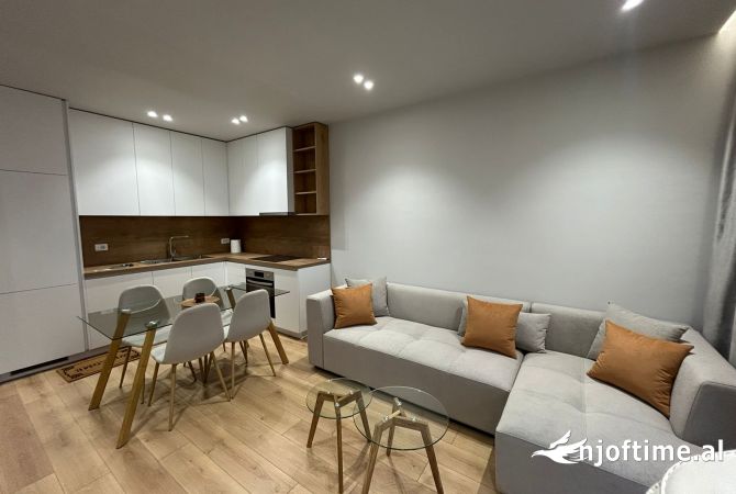 Shtepi me qera 2+1 ne Tirane - 900 Euro