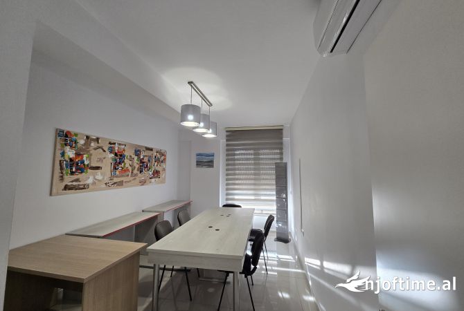 Ambient biznesi me qera 3+1 ne Tirane - 700 Euro