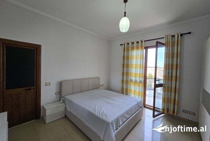 Shtepi me qera Apartament ne Tirane, 3+1, Mobilimi E mobiluar, Pagesa 600  Euro.