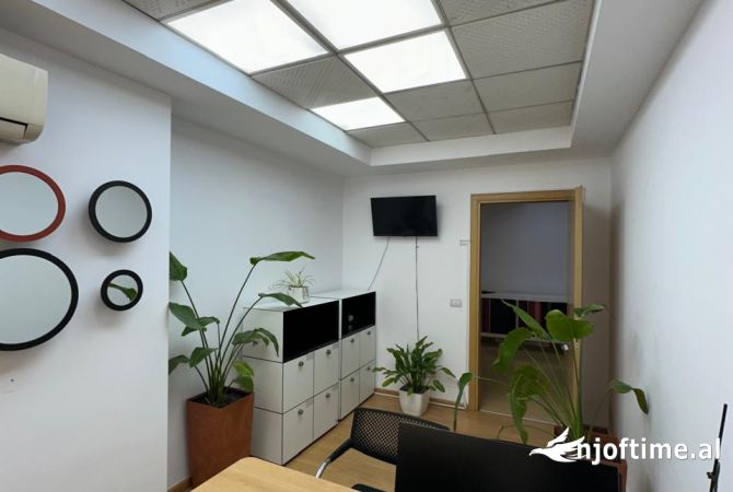 Ambient biznesi me qera 3+1 ne Tirane - 300 Euro