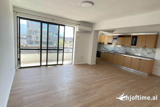 Ambient biznesi me qera 3+1 ne Tirane - 800 Euro