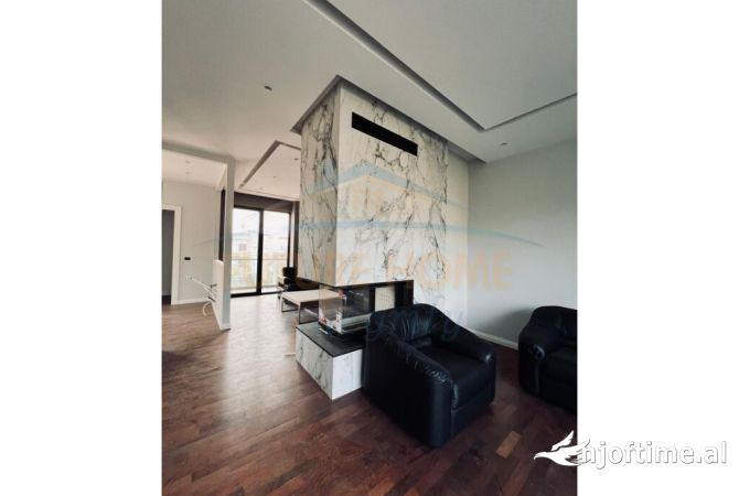 Shtepi me qera 7+1 ne Tirane - 2,500 Euro