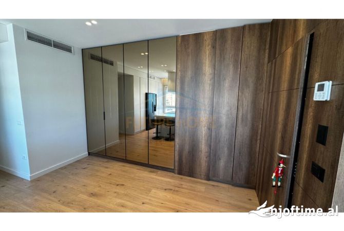 Shtepi ne shitje Apartament ne Tirane, 2+1, Mobilimi E mobiluar, Pagesa 230,000  Euro.