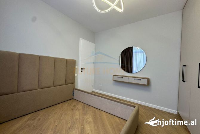 Shtepi ne shitje Apartament ne Tirane, 1+1, Mobilimi E mobiluar, Pagesa 135,000  Euro.