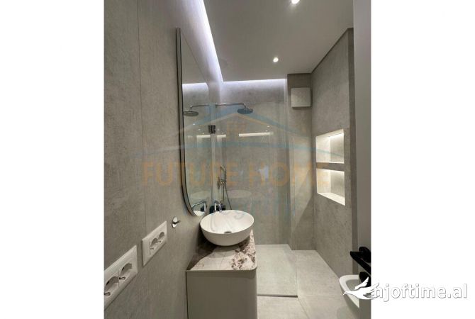 Shtepi me qera Apartament ne Tirane, 3+1, Mobilimi E mobiluar, Pagesa 2,300  Euro.