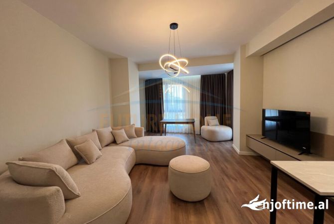 Shtepi me qera 2+1 ne Tirane - 1,000 Euro
