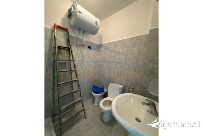 Shtepi ne shitje Apartament ne Durres, 2+1, Mobilimi Pjeserisht e mobiluar, Pagesa 95,000  Euro.