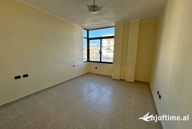 Shtepi ne shitje Apartament ne Durres, 2+1, Mobilimi Pjeserisht e mobiluar, Pagesa 95,000  Euro.