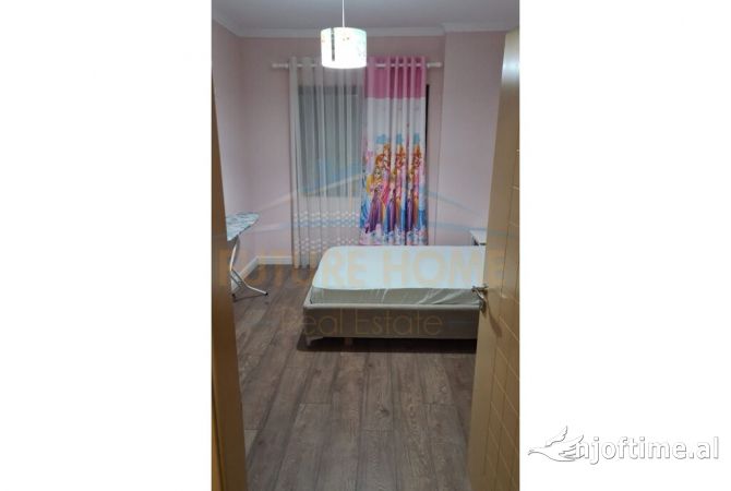 Shtepi ne shitje Apartament ne Tirane, 2+1, Mobilimi E mobiluar, Pagesa 156,000  Euro.