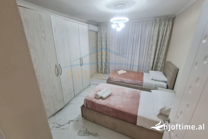 Shtepi me qera Apartament ne Tirane, 2+1, Mobilimi E mobiluar, Pagesa 550  Euro.