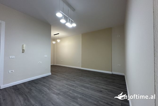 Shtepi ne shitje Apartament ne Tirane, 1+1, Mobilimi Bosh, pa mobiluar, Pagesa 119,000  Euro.