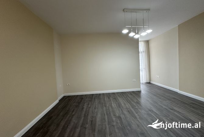 Shtepi ne shitje Apartament ne Tirane, 1+1, Mobilimi Bosh, pa mobiluar, Pagesa 119,000  Euro.