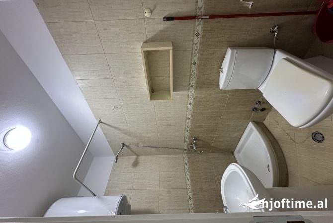 Shtepi ne shitje Apartament ne Tirane, 1+1, Mobilimi Bosh, pa mobiluar, Pagesa 119,000  Euro.