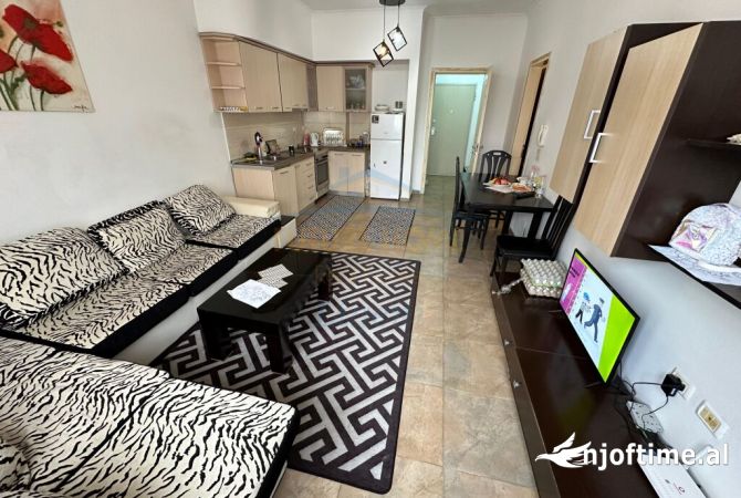Shtepi ne shitje Apartament ne Tirane, 2+1, Mobilimi E mobiluar, Pagesa 125,000  Euro.
