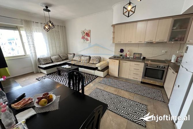 Shtepi ne shitje Apartament ne Tirane, 2+1, Mobilimi E mobiluar, Pagesa 125,000  Euro.
