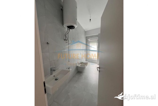 Shtepi ne shitje Apartament ne Tirane, 1+1, Mobilimi Bosh, pa mobiluar, Pagesa 97,000  Euro.