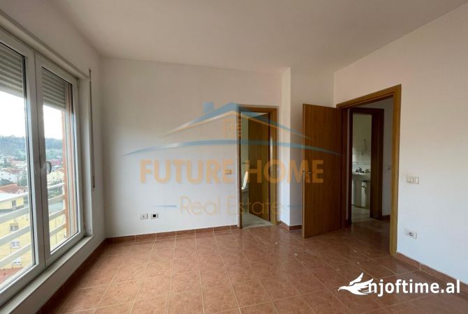 Shtepi ne shitje Apartament ne Tirane, 2+1, Mobilimi Bosh, pa mobiluar, Pagesa 170,000  Euro.
