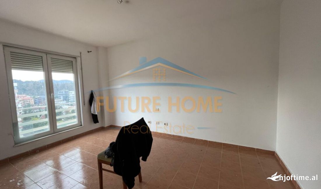 Shtepi ne shitje Apartament ne Tirane, 2+1, Mobilimi Bosh, pa mobiluar, Pagesa 170,000  Euro.
