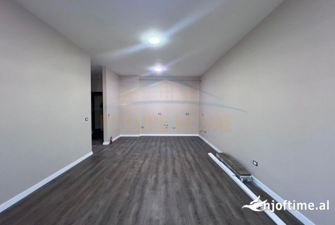 Shtepi ne shitje Apartament ne Tirane, 2+1, Mobilimi Bosh, pa mobiluar, Pagesa 208,000  Euro.