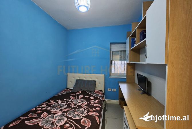 Shtepi me qera Apartament ne Tirane, 4+1, Mobilimi E mobiluar, Pagesa 800  Euro.