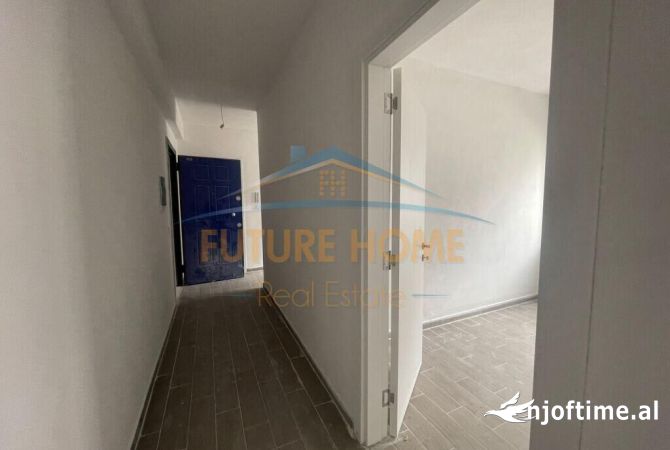 Shtepi ne shitje Apartament ne Tirane, 2+1, Mobilimi Bosh, pa mobiluar, Pagesa 200,000  Euro.