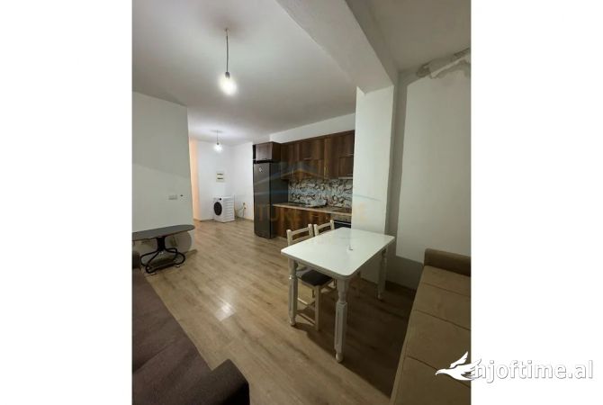 Shtepi ne shitje 2+1 ne Tirane - 95,000 Euro