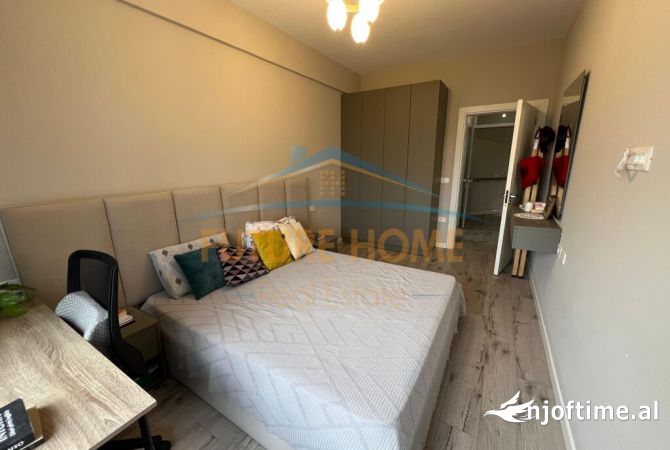 Shtepi ne shitje Apartament ne Tirane, 3+1, Mobilimi E mobiluar, Pagesa 369,000  Euro.
