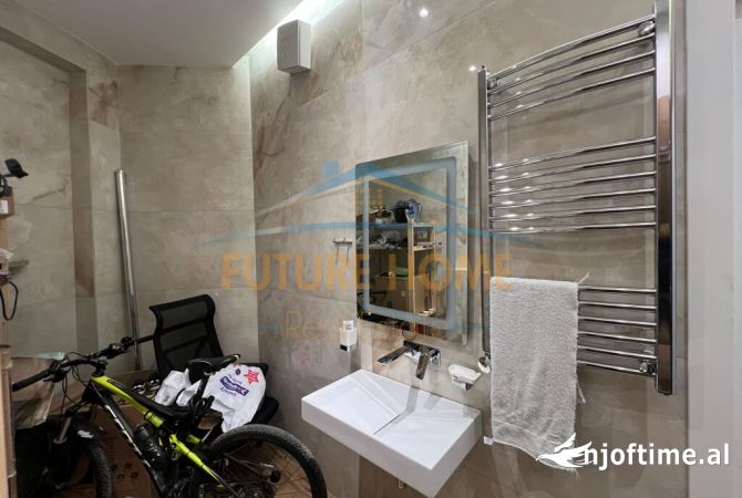 Shtepi ne shitje Apartament ne Tirane, 3+1, Mobilimi E mobiluar, Pagesa 369,000  Euro.
