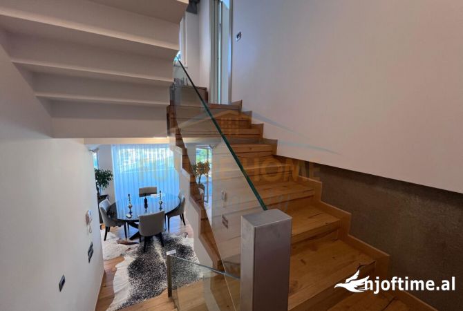 Shtepi me qera Vila Luksoze ne Tirane, 3+1, Mobilimi E mobiluar, Pagesa 3,500  Euro.