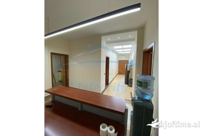Ambient biznesi me qera 3+1 ne Tirane - 4,500 Euro