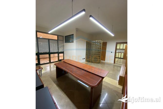 Qera, Ambient Biznesi, Rruga Ismail Qemali, Tirane. 