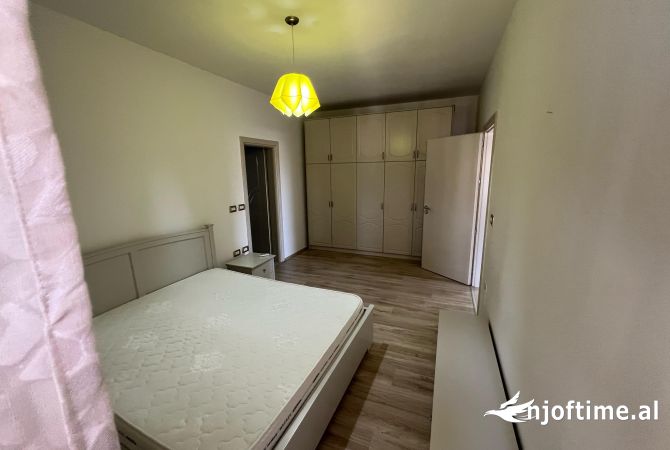 Shtepi me qera Apartament ne Tirane, 2+1, Mobilimi E mobiluar, Pagesa 600  Euro.
