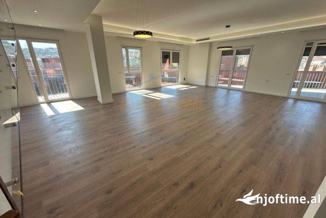 Shtepi ne shitje Apartament ne Tirane, 4+1, Mobilimi Bosh, pa mobiluar, Pagesa 520,000  Euro.