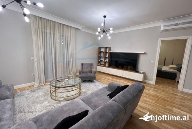 Shtepi ne shitje 1+1 ne Tirane - 330,000 Euro