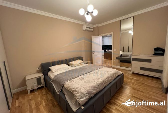 Shtepi ne shitje Apartament ne Tirane, 1+1, Mobilimi E mobiluar, Pagesa 330,000  Euro.