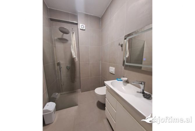 Shtepi me qera Apartament ne Tirane, 2+1, Mobilimi E mobiluar, Pagesa 650  Euro.