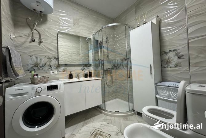 Shtepi ne shitje Apartament ne Tirane, 2+1, Mobilimi E mobiluar, Pagesa 160,000  Euro.