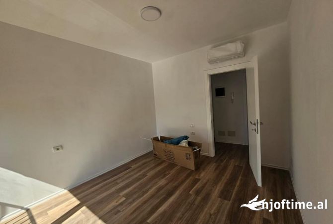 Shtepi me qera Apartament ne Tirane, 2+1, Mobilimi E mobiluar, Pagesa 750  Euro.