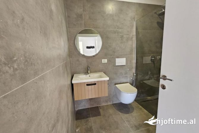 Shtepi me qera Apartament ne Tirane, 2+1, Mobilimi E mobiluar, Pagesa 750  Euro.