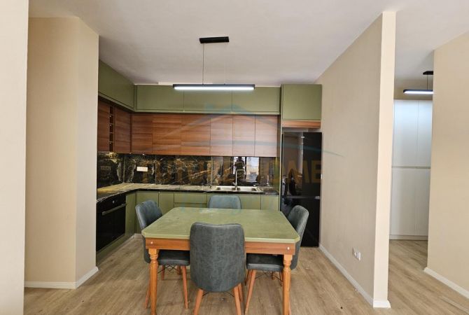 Shtepi me qera 2+1 ne Tirane - 650 Euro