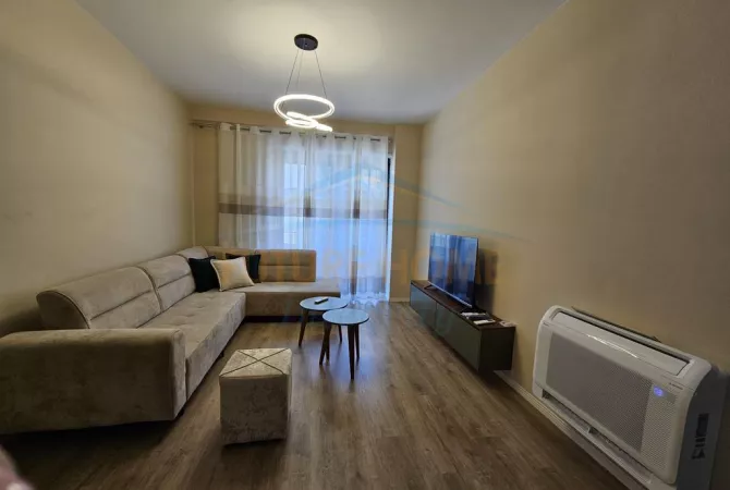 Shtepi me qera Apartament ne Tirane, 2+1, Mobilimi E mobiluar, Pagesa 650  Euro.