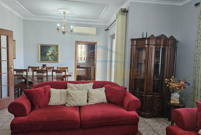Shtepi me qera 3+1 ne Tirane - 800 Euro