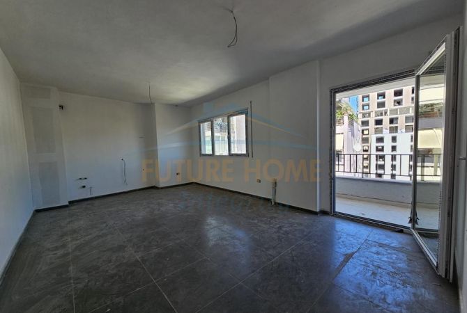 Ambjent biznesi me qera 3+1 ne Tirane - 750 Euro
